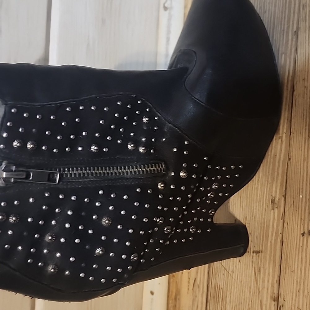 Ladies booties - Picture 2 of 4